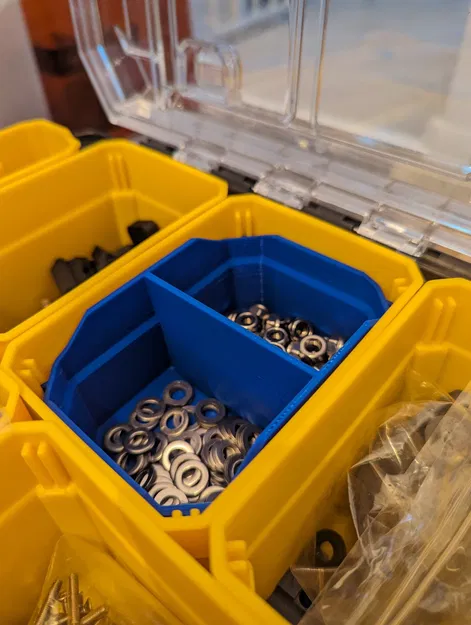 Bình chứa tổ chức Dewalt TSTAK với ngăn chia cao hơn - Image 1