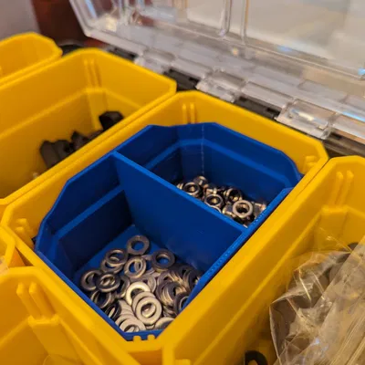 Bình chứa tổ chức Dewalt TSTAK với ngăn chia cao hơn