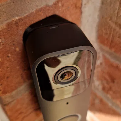 Giá đỡ góc lắp đặt chuông cửa Blink với góc 25 độ