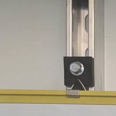 Móc treo bảng trắng cho kênh giằng