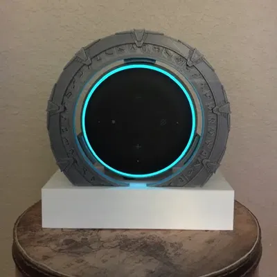 Giá đỡ Echo Dot với thiết kế cổng Stargate gọn nhẹ