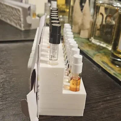 Giá đỡ cho các mẫu nước hoa mini du lịch