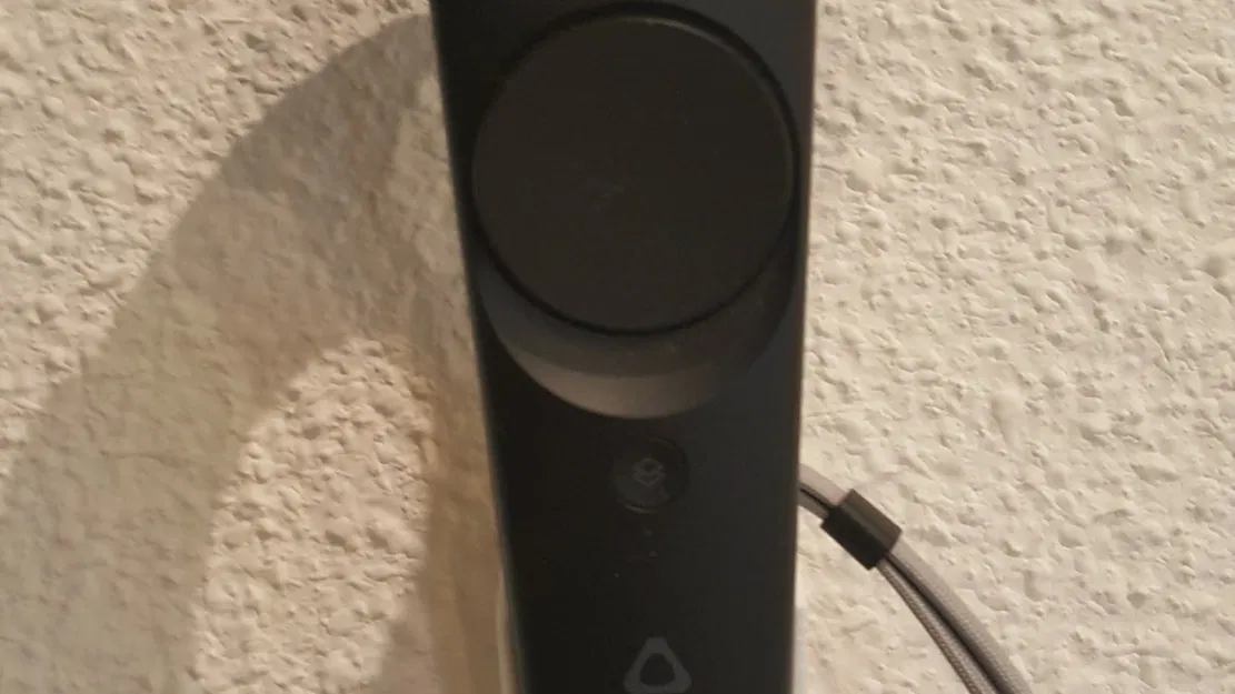 Giá đỡ và trạm sạc cho tay cầm HTC Vive - Image 1