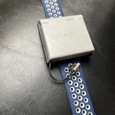 Giá đỡ đồng hồ Funkey S tiện lợi cho chơi game một tay