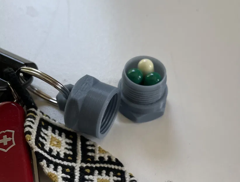 Bình thuốc dạng móc chìa khóa tùy chỉnh 3D - Image 1