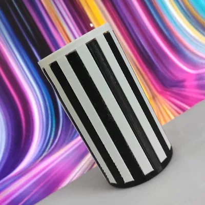 Giá đỡ bút hai màu tiện lợi cho văn phòng