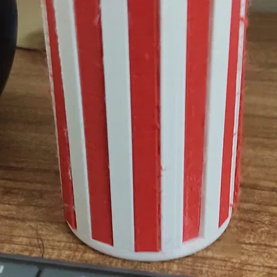 Giá đỡ bút hai màu tiện lợi cho văn phòng