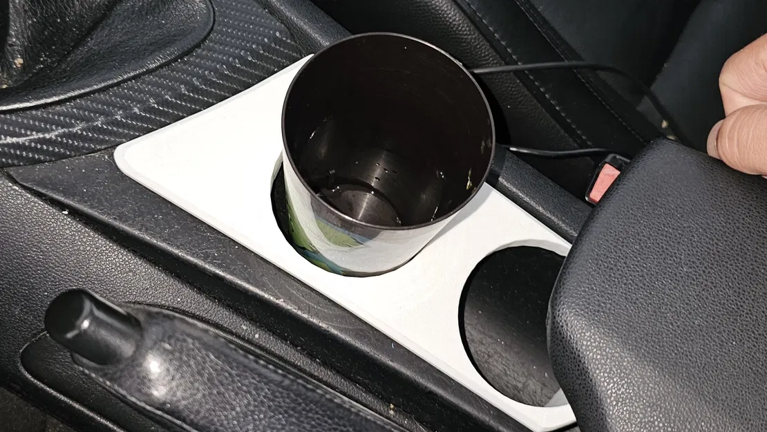 Giá Đỡ Lon Cho Xe BMW E87 E82 E81 - Image 1