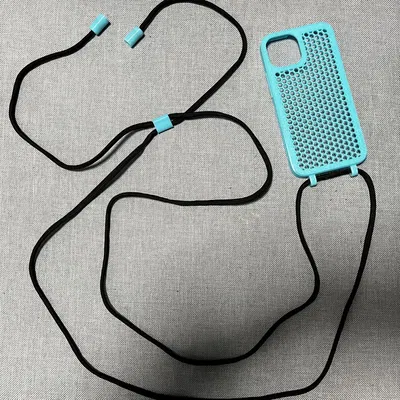 Ốp lưng iPhone 13 Mini với dây đeo lớn và mặt lưng hình lục g...