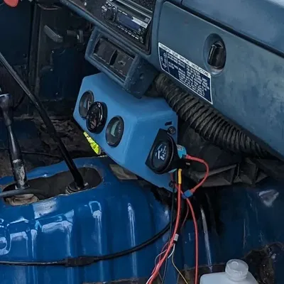 Pod đồng hồ trung tâm cho Toyota Pickup Hilux 1981