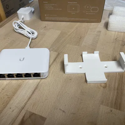 Giá đỡ cho công tắc 5 cổng Ubiquiti USW-Flex-Mini