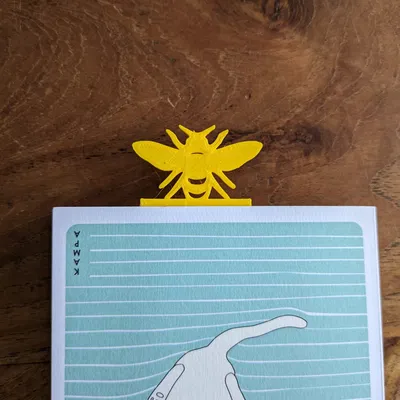 Dấu trang hình con ong dễ thương