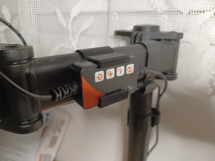 Kẹp gắn đèn LED Neewer và điều khiển lên giá màn hình - Image 3