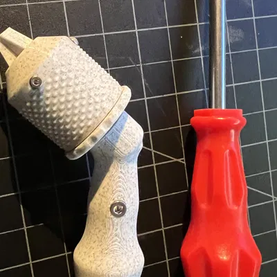 Khoan tay cải tiến với tay cầm và đầu kẹp