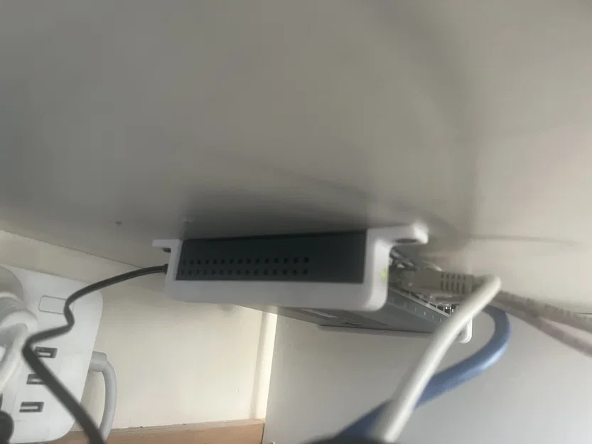 Công tắc mạng TP-Link 8 cổng TL-SG102 gắn tường - Image 1