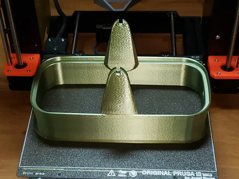 Giá đỡ tự động cho cuộn filament trong hộp Rubbermaid 16 cốc - Image 2