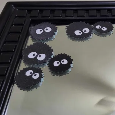 Nghệ thuật tường hình nhân vật Soot Sprite dễ thương