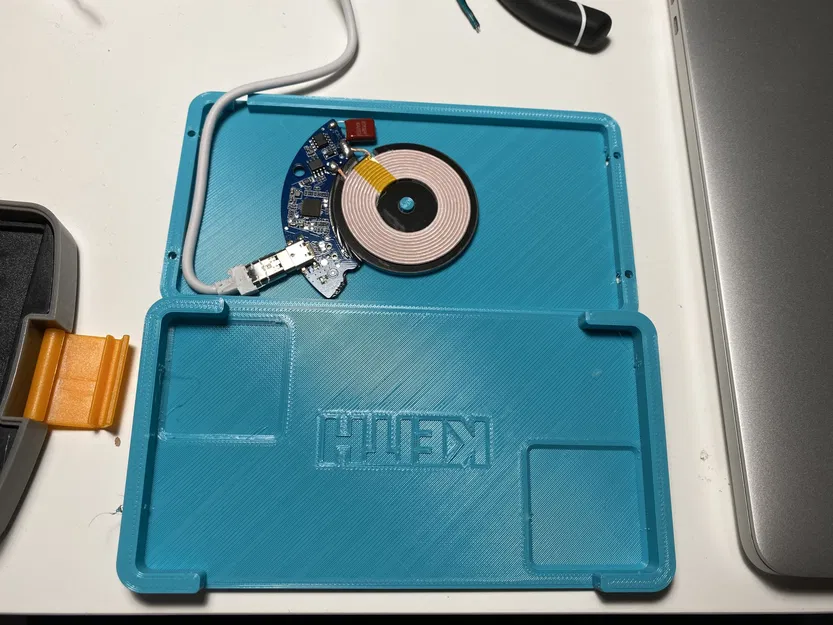 Vỏ sạc không dây cho iPhone 11 Pro dành cho Audi A3/S3 - Image 2