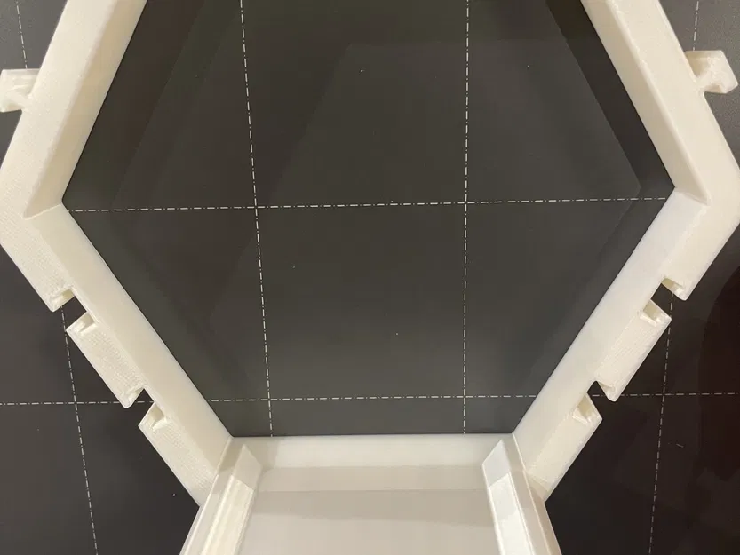 Giá đỡ Funko với sàn trũng - Image 1