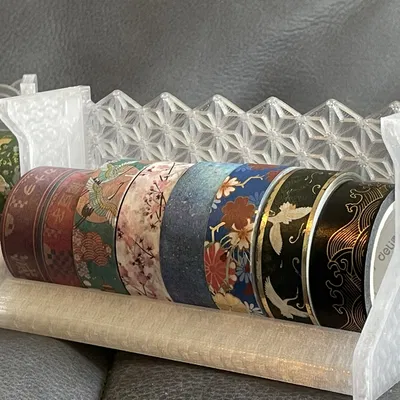 Giá đỡ cuộn washi tape với họa tiết truyền thống Nhật Bản