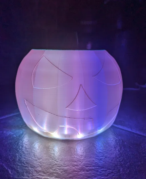 Bí ngô lớn phong cách low-poly cho trang trí Halloween - Image 3