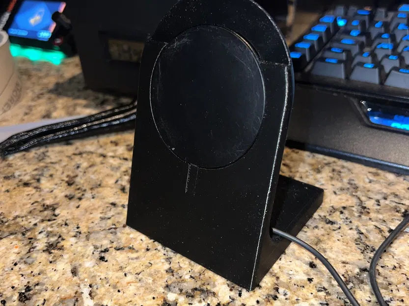 Giá đỡ sạc không dây Spigen Arcfield cho điện thoại - Image 1