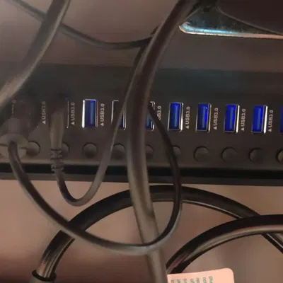 Giá đỡ USB hub 16 cổng RSHTECH gắn dưới bàn