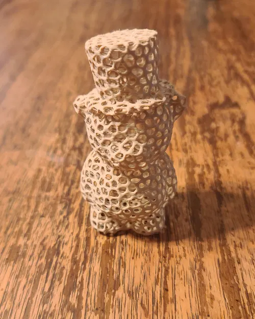 Gấu bông Voronoi đội mũ cao bồi - Image 1