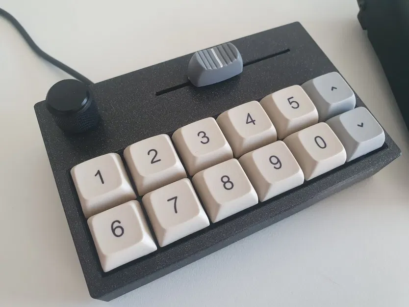 Bàn phím Macropad 12 phím với bộ mã quay và biến trở trượt - Image 1