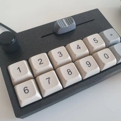 Bàn phím Macropad 12 phím với bộ mã quay và biến trở trượt