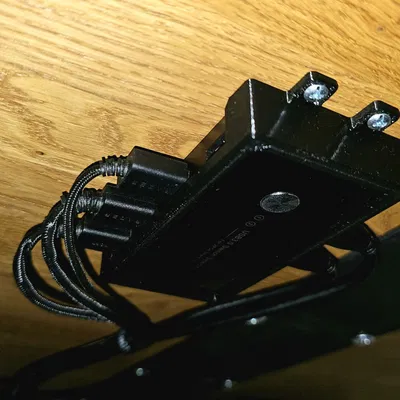 Giá đỡ dưới bàn cho bộ chuyển đổi USB 3.0 Rybozen