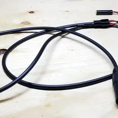 Cáp tai nghe cân bằng với bộ chia giữa cho cáp Canare