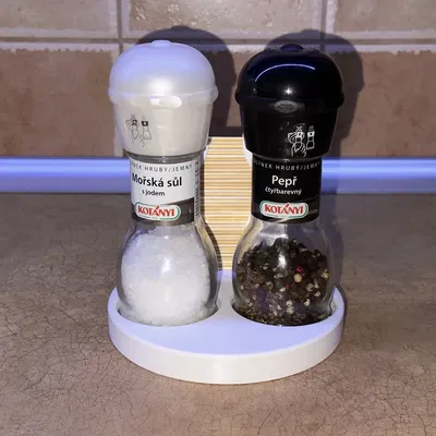 Giá đỡ cho máy xay Kotanyi và nơi để tăm