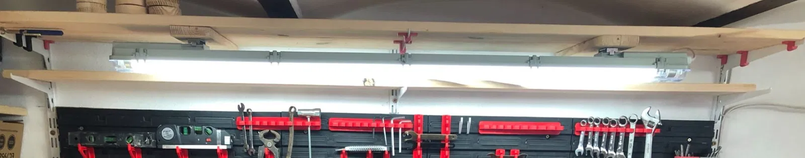 Giá đỡ cho kệ với thiết kế linh hoạt - Image 2