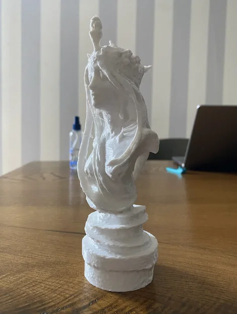 Tượng phụ nữ phong cách Art Nouveau dạng Low Poly - Image 4