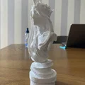 Tượng phụ nữ phong cách Art Nouveau dạng Low Poly - Thumbnail 4