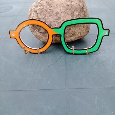 Móc khóa hình kính mắt thời trang