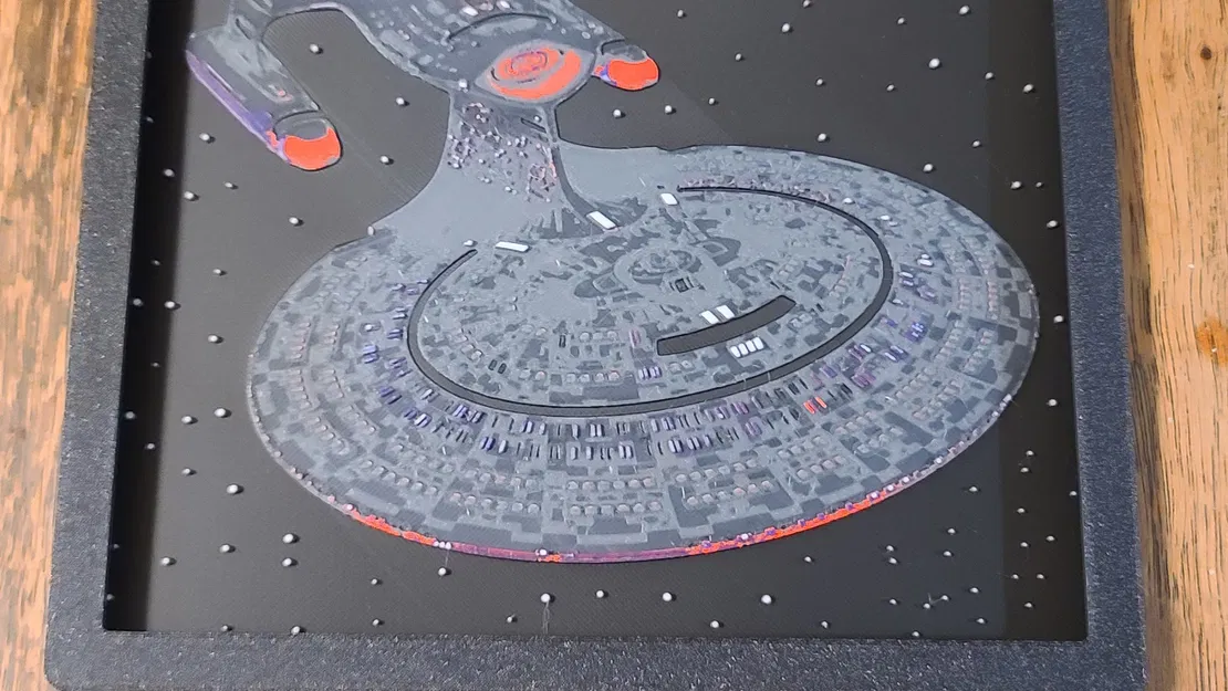 Mô hình Star Trek Enterprise D Hueforge với khung tùy chỉnh - Image 1