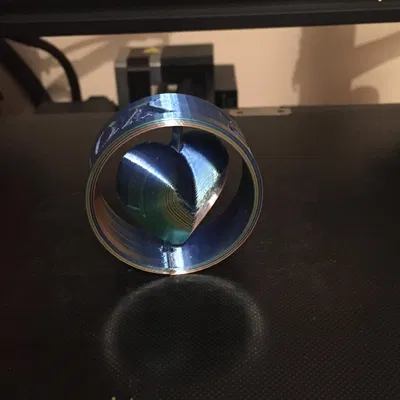 Trái tim xoay lấp lánh cho mùa xuân và lễ Phục sinh