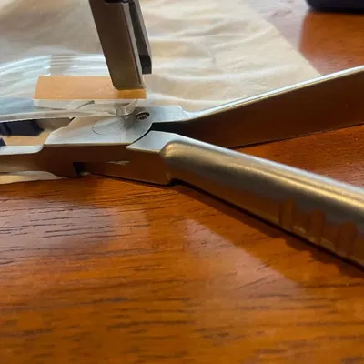 Công cụ điều chỉnh ống kính kính không viền