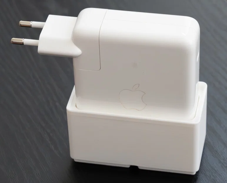 Giá đỡ sạc MacBook 140W theo hệ thống Gridfinity - Image 1