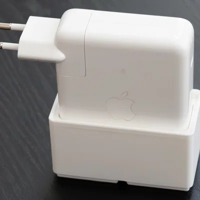 Giá đỡ sạc MacBook 140W theo hệ thống Gridfinity
