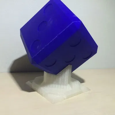 Xúc xắc chơi lớn với giá đỡ phù hợp