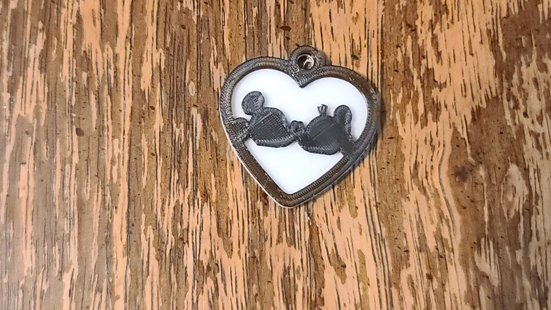 Bông tai hình trái tim Mickey với thiết kế thay đổi màu sắc - Image 1