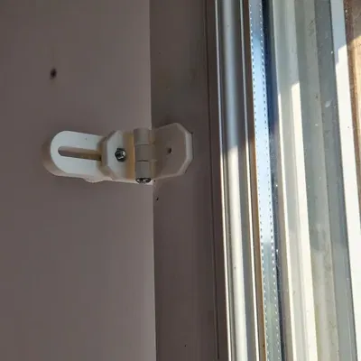 Khối điều chỉnh cửa sổ giữ cửa mở một chút