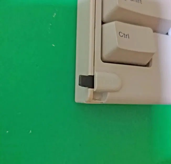 Sửa chữa khóa bàn phím cho máy tính xách tay IBM PS/2 P70/P75 - Image 1