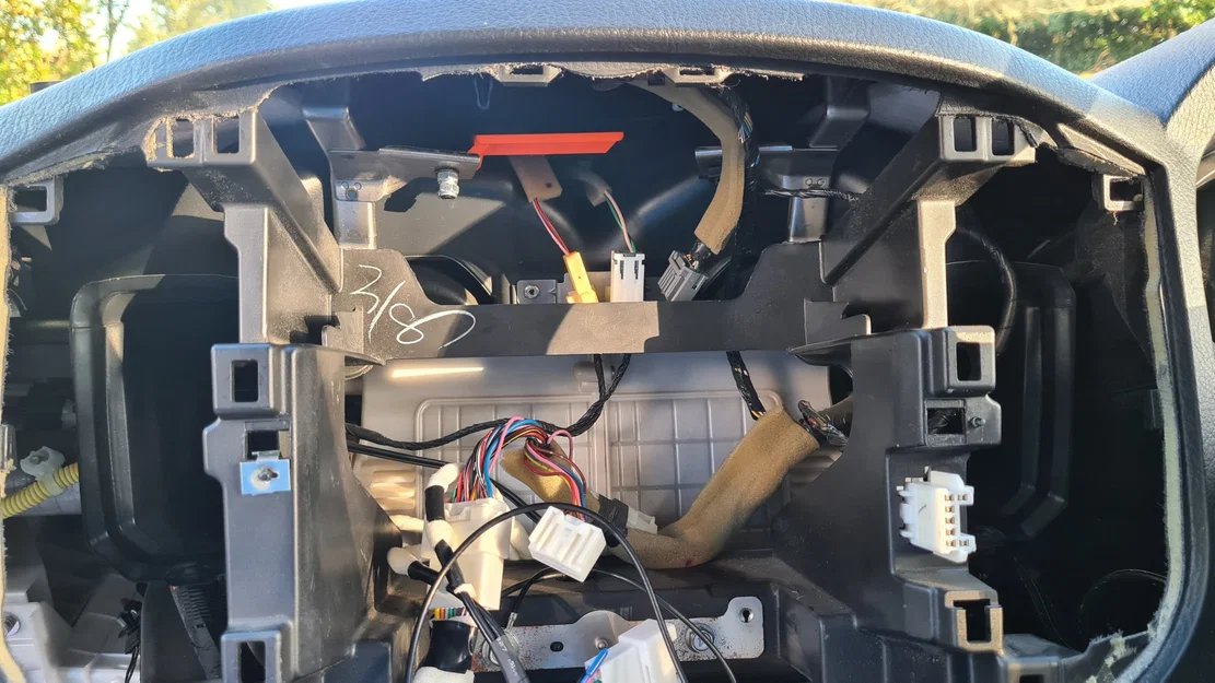 Giá đỡ GPS Teyes cho Mitsubishi Pajero 2007-2021 - Image 1