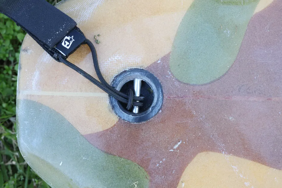 Cắm dây leash cho ván lướt sóng đường kính 40mm - Image 1