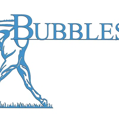Ngựa Bubbles đi trên cỏ với biển tên