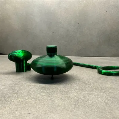 Tốc độ quay nhanh của con quay với dây kéo